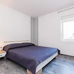 Apartments Lemmy