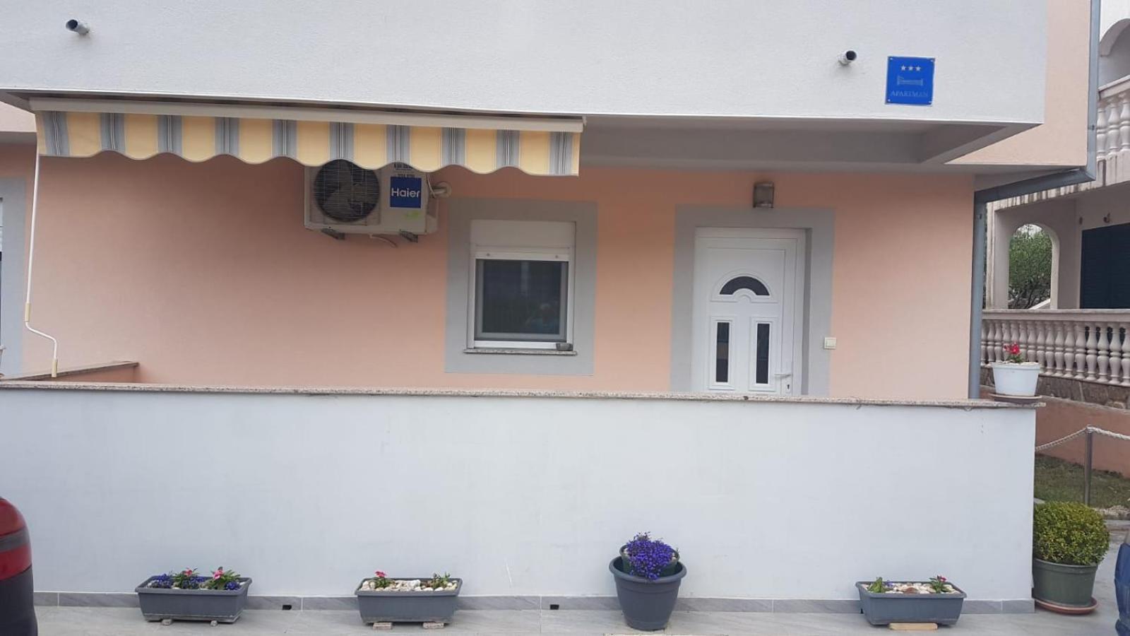 Lemmy Apartman